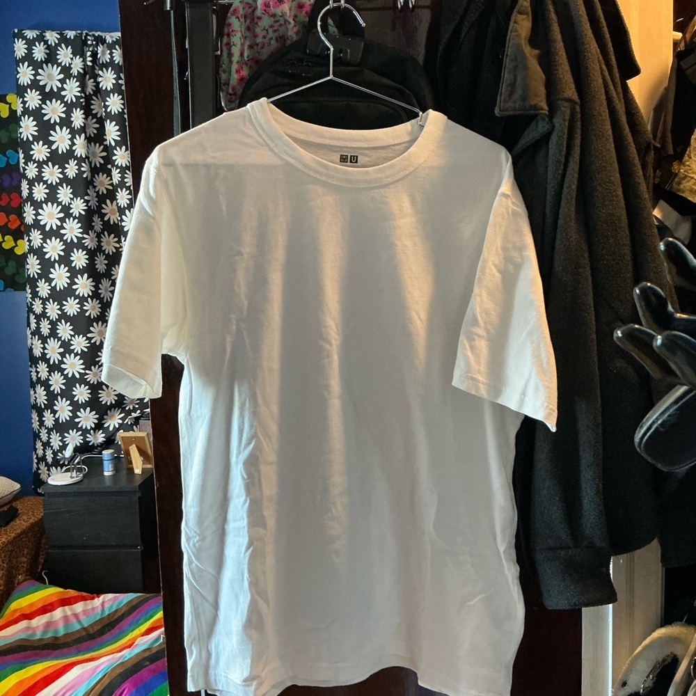 Uniqlo Men's Classic White Tee
